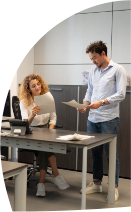 Personale dell'ufficio reclami che smista le pratiche