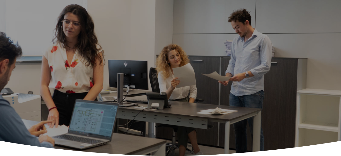 Personale dell'ufficio reclami che smista le pratiche